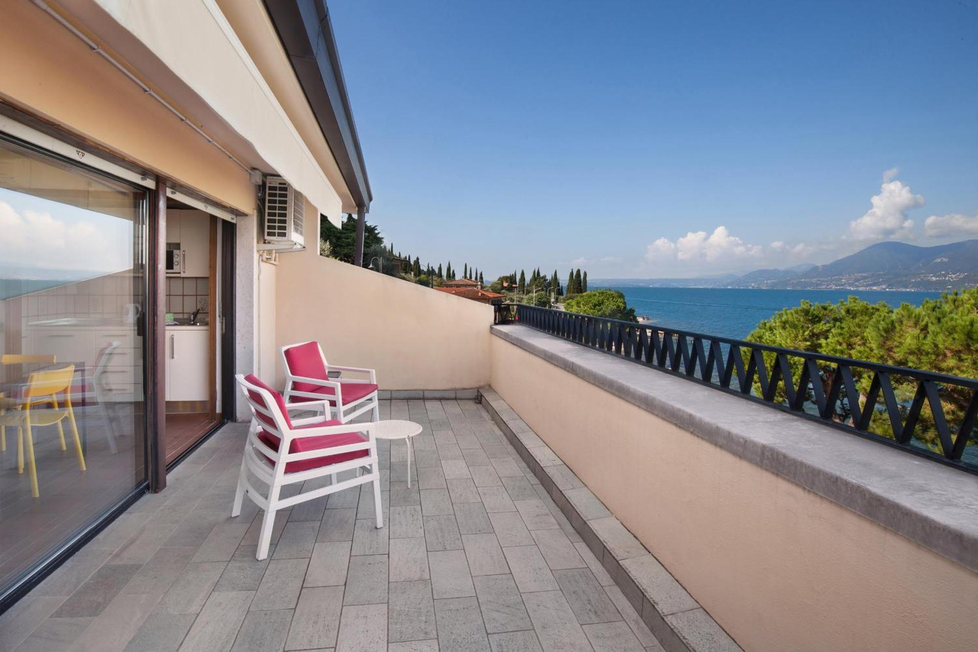 Watercolor Loft Διαμέρισμα Torri Del Benaco Εξωτερικό φωτογραφία